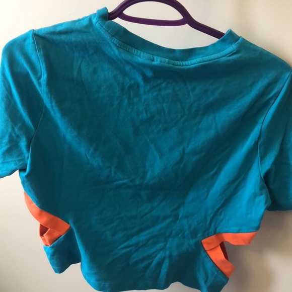 Aqua and orange Puma shirt with sides cut out - Picture 4 of 4